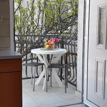 Nina Apartment *